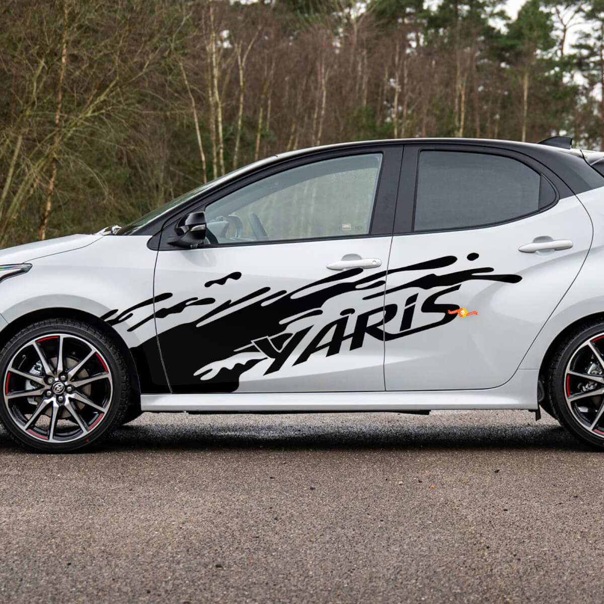 Toyota Yaris Seitentür-Vinyl-Karosserieaufkleber mit Spritzgrafik
