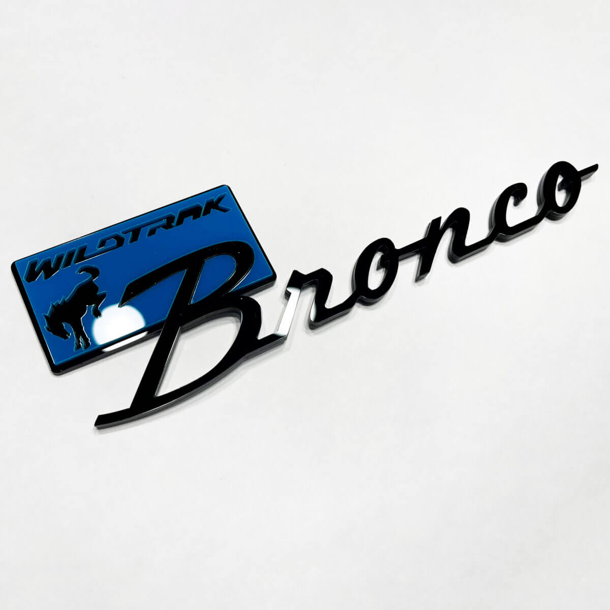 Bronco Wildtrak Fender Abzeichen Heckklappe Emblem 3D Abzeichen Schwarz gegen Blau
