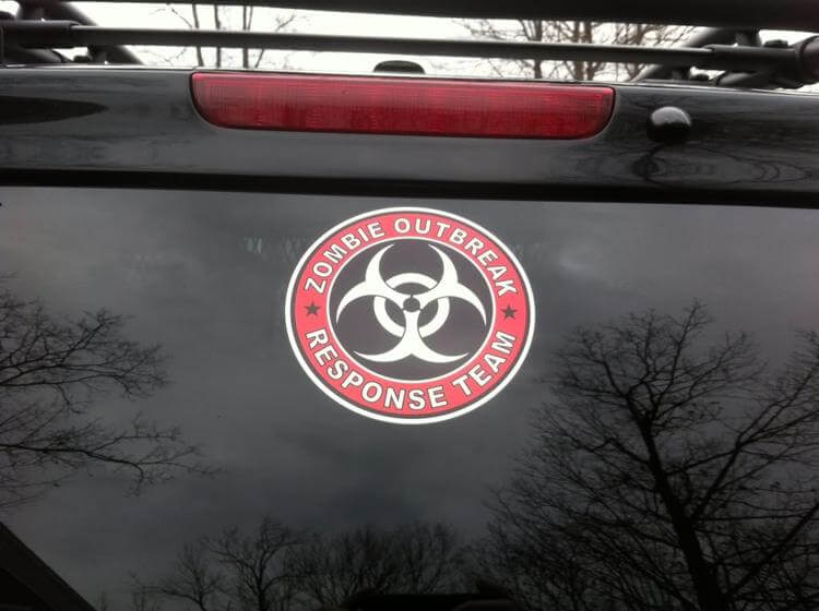 PAAR ZOMBIE OUTBREAK RESPONSE TEAM Toyota FJ Cruiser Seite Vinyl Aufkleber Aufkleber LOGO