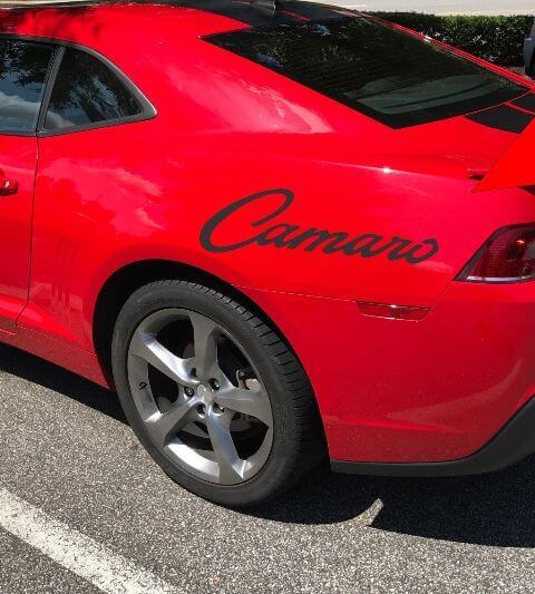 2 Vinyl-Aufkleber auf der Rückseite des Chevrolet Camaro Chevy Graphics Sport Racing Autobot