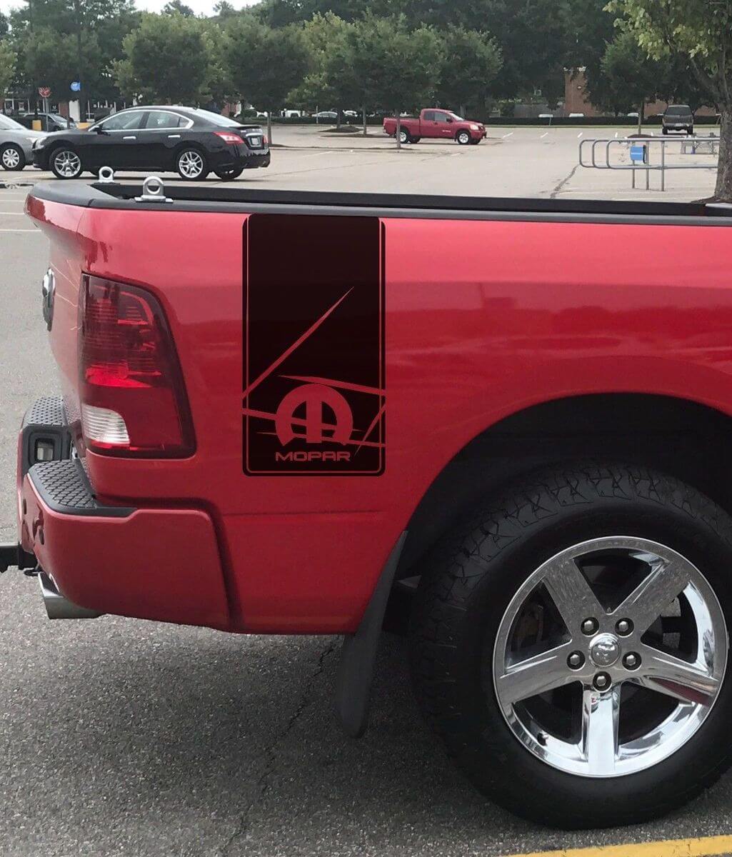 Vinyl-Aufkleber im Used-Look mit Streifenmuster für den Bettbereich Dodge Ram 2500