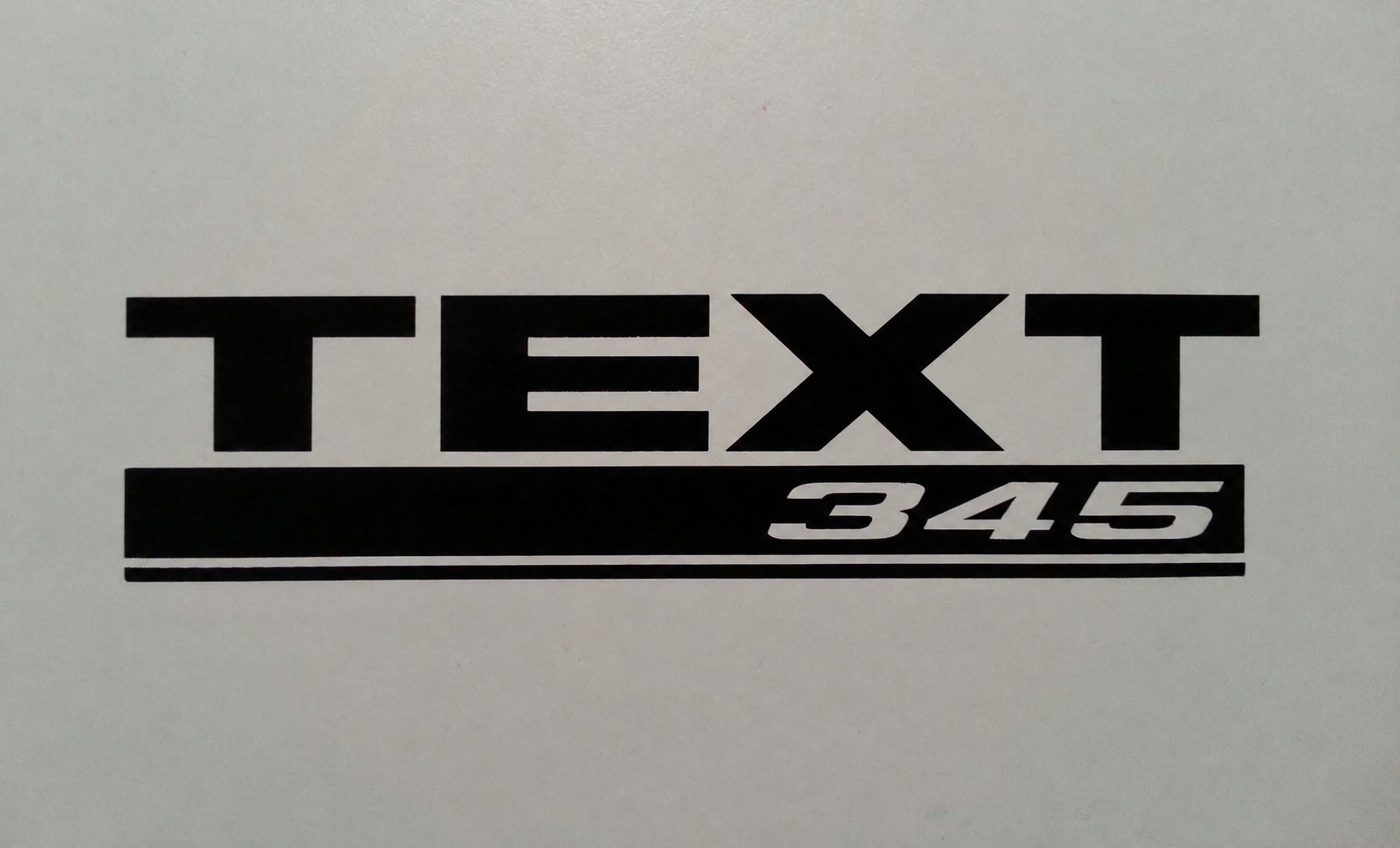 345 Hemi Style Custom TEXT 5.7L Graphic — Vinylaufkleber (universell) für Dodge Challenger
