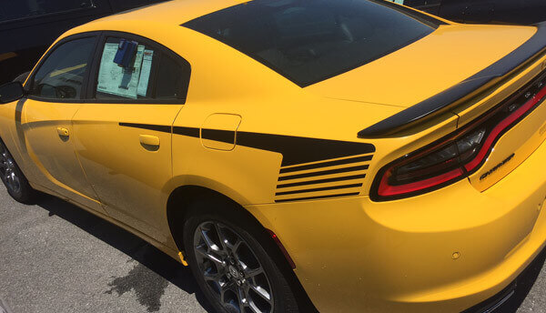 Hockey-Streifen Vinyl-Aufkleber Set für Kotflügelverkleidung Dodge Charger 2015+