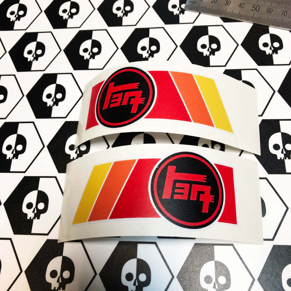 Paar TRD TEQ Vintage Sunset Retro Old Style Vinyl Aufkleber passend für Toyota 4Runner Tacoma FJ Cruiser
