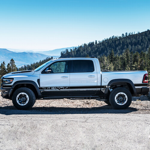 Unterer Karosseriestreifen Custom Text Türseite Bettseitiger Vinyl-Aufkleber für RAM 1500 Rebel, TRX 2019-2026