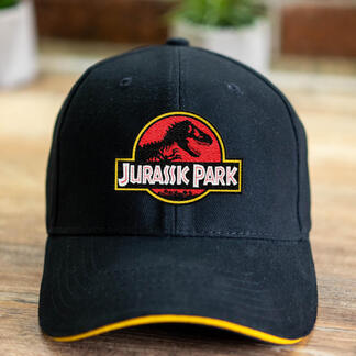 Jurassic Park Trucker Hat mit aufgesticktem Logo
