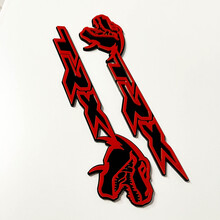 TRX 3D-Abzeichen Schwarz vs. Rot Fender-Abzeichen-Emblem 2
 4