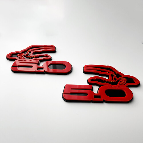 COYOTE 5.0 Fender Badges Emblem 3D-Abzeichen Schwarz vs. Rot

