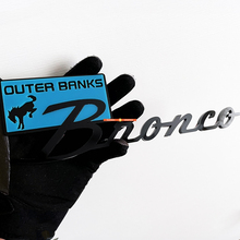 Bronco Outer Banks Kotflügelabzeichen Heckklappenemblem 3D-Abzeichen Blau vs Schwarz
 5