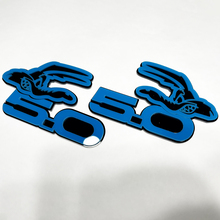 Coyote 5.0 Fender Abzeichen Emblem 3D Abzeichen Schwarz gegen Blau
 3