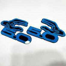 Coyote 5.0 Fender Abzeichen Emblem 3D Abzeichen Schwarz gegen Blau
 3