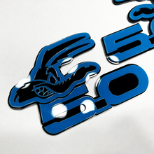 Coyote 5.0 Fender Abzeichen Emblem 3D Abzeichen Schwarz gegen Blau
 8