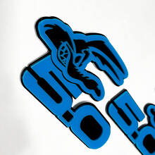 Coyote 5.0 Fender Abzeichen Emblem 3D Abzeichen Schwarz gegen Blau
 9