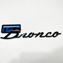 Bronco Sasquatch Fender Abzeichen Heckklappe Emblem 3D Abzeichen Schwarz gegen Blau
 2