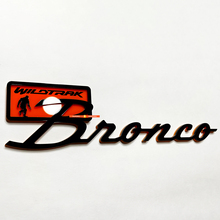 Bronco Wildtrak Fender Abzeichen Heckklappe Emblem 3D Abzeichen Schwarz gegen Orange
 4