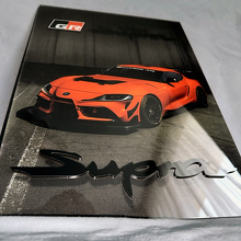 Benutzerdefiniertes glänzendes Acryl-Garagenwandbild Toyota Supra 4