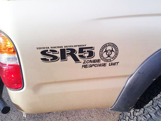 Toyota Racing Development SR5 Zombie Response Unit Edition 4X4 Bettseiten-Grafikaufkleber