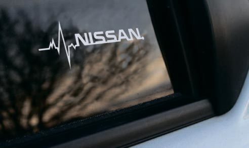 Nissan ist in meinem Blut Fensteraufkleber-Grafik