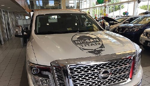 2 LKW-Vinyl-Motorhauben-Aufkleber Nissan Titan Grafiken Totenkopf Offroad 5,6 l Logo