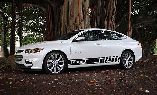 2 x mehrfarbiger Grafik-Chevrolet-Malibu-Auto-Symbol-Racing-Vinyl-Aufkleber