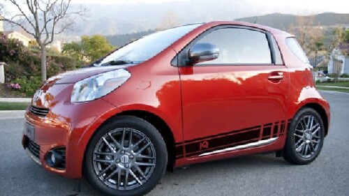 2 x mehrfarbiger Grafik-iQ-Symbol-Autorennen-Vinyl-Aufkleber