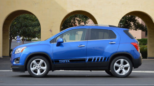 2X mehrfarbige Grafiken Chevrolet Trax Symbol Car Racing Vinyl Aufkleber Aufkleber
