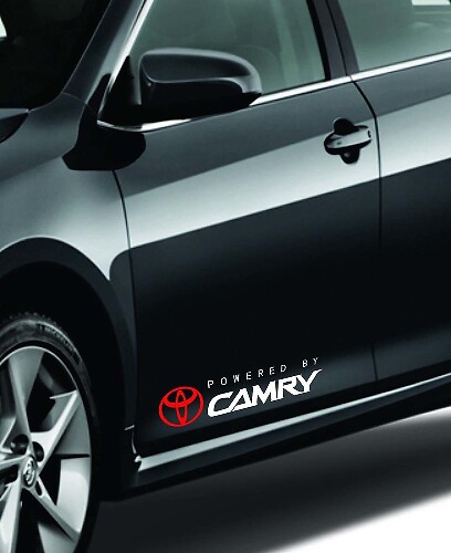 Angetrieben von Camry Unterer Türseiten-Vinylaufkleber-Kit für Toyota Camry