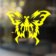 Schmetterling mit scharfen Linien Universeller Vinylaufkleber_4
