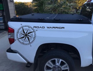 2 Truck-Vinyl-Aufkleber Dodge Ram, Sierra Silverado F-150 Kompass-Logo Road Warrior