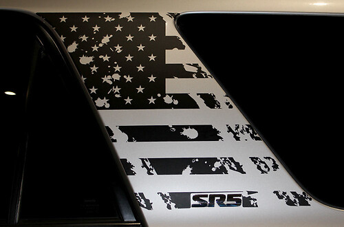 Abgegriffener USA-Flagge Seitenpfosten Vinylaufkleber für Toyota 4Runner 2010-2017
