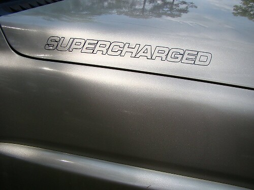 SUPERCHARGED Hauben- & Kotflügel-Vinylaufkleber Paar