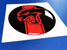 Hellcat-Tankklappeneinsatz-Emblem, gewölbter Aufkleber für Challenger
 2