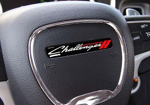 Emblem mit gewölbtem Aufkleber im Old-Style-Lenkrad-Design für Dodge Challenger