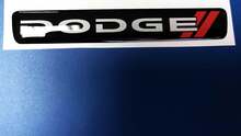 Ein Lenkrad-Emblem gewölbter Aufkleber Challenger Charger Dodge
 2