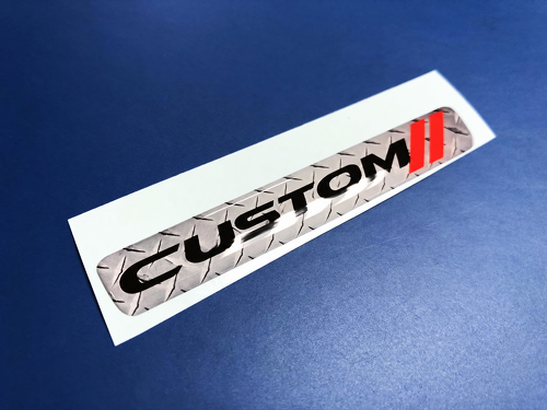 Silver Diamond Plate Red Twin Stripes Custom Domed Insert — Vinylaufkleber (Lenkrad) für Dodge Challenger