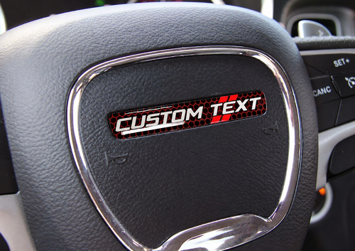 Red Honeycomb Twin Stripes Custom Text Domed Insert — Vinylaufkleber (Lenkrad) für Dodge Challenger