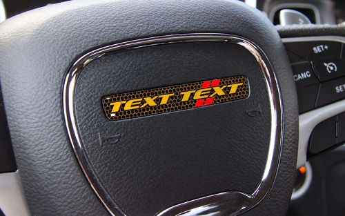 Scat Pack Style TEXT TEXT Yellow Red Honeycomb Domed Strip — Vinylaufkleber (Lenkrad) für Dodge Challenger
