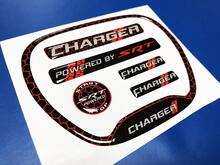 Satz CHARGER HONEYCOMB Powered by SRT Lenkradzierring-Emblem, gewölbter Aufkleber, Aufkleber 2
 2