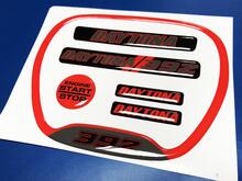 Satz von Charger Red Daytona 392 Lenkrad-Zierring-Emblem, gewölbter Aufkleber, Aufkleber, Charger Dodge
 3