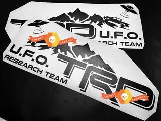 Paar TRD UFO Research Team Seitenaufkleber aus Vinyl für Toyota Tacoma
