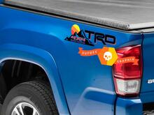 Paar TRD 4 x 4 Off Road Line Mountains Vintage Old Style Sunset Line Style Bed Side Vinyl Aufkleber Aufkleber Toyota Tacoma Tundra FJ Cruiser
 2