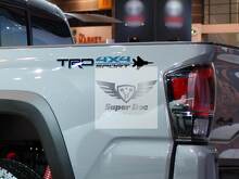 Satz mit 2 TRD 4x4 Sport Vinyl-Aufklebern für die Seiten des Laderaums für Toyota Trucks_2