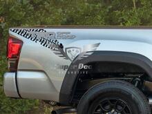 TRD Offroad mit Reifenspuren Seite 4x4 Offroad PRO Sport 3 Farben Vinyl-Aufkleber
 2