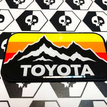 Neues Toyota Mountains Vintage-Farben-Abzeichen-Emblem, gewölbter Aufkleber mit schlagfestem Polystyrol
 3