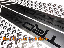 TRD 4x4 OFF ROAD Seiten-Vinyl-Aufkleber, schwarz, matt und schwarz glänzend, passend für Tacoma 2013–2020 oder Tundra 2013–2020
 2