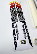 Paar TRD Sport PRO Offroad-Vintage-Farben, topografische Karte, Konturlinien, Streifen für Tacoma-Seiten-Vinyl-Aufkleber, passend für Toyota Tacoma 2005–2020
 2